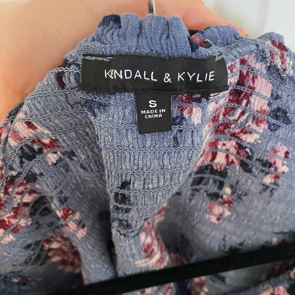 Kendall & Kylie Blouse - Picture 3 of 3
